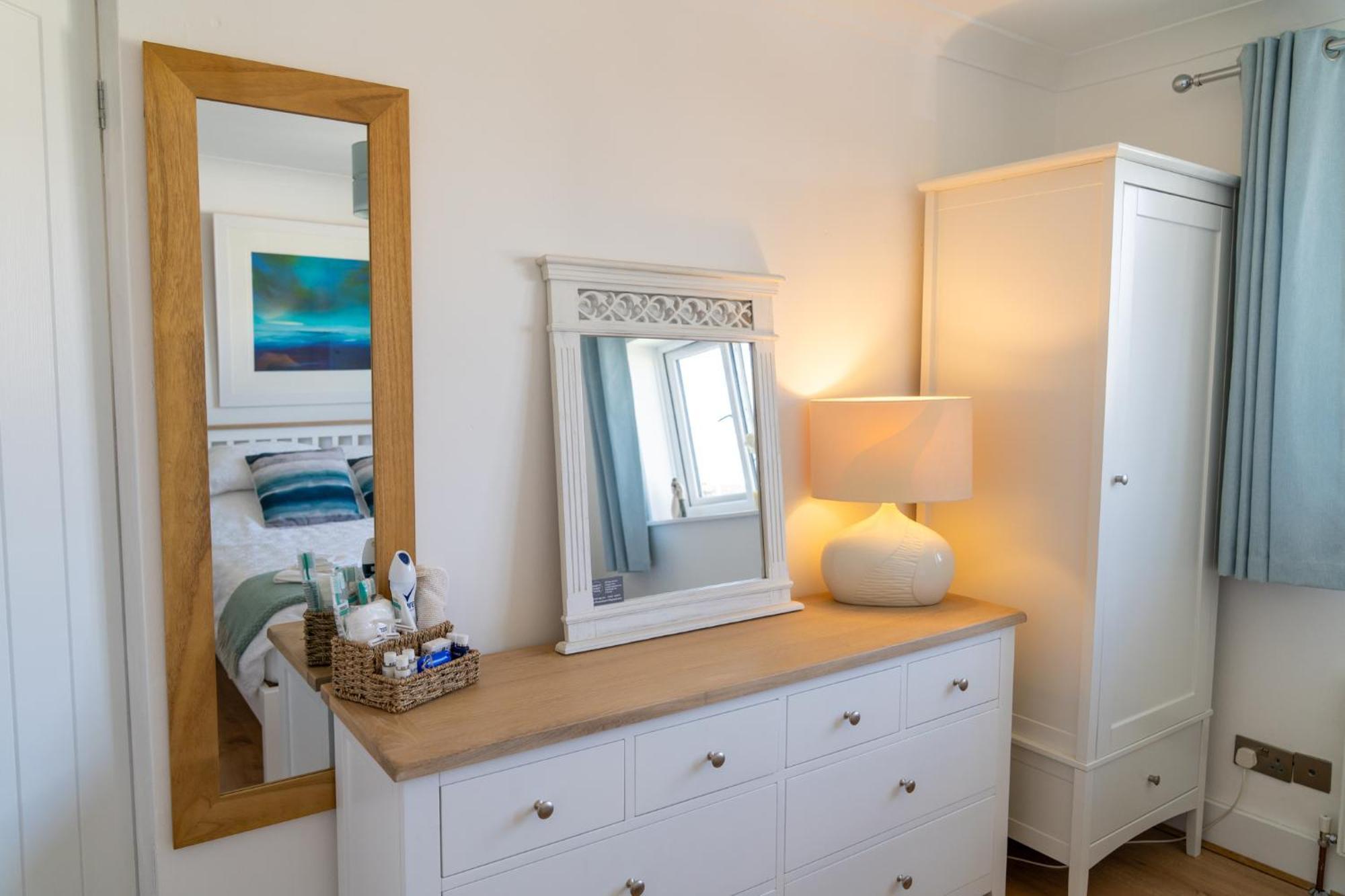 Trethvor House Ensuite Double Room With Free Parking In Quiet Residential Area Padstow Bagian luar foto